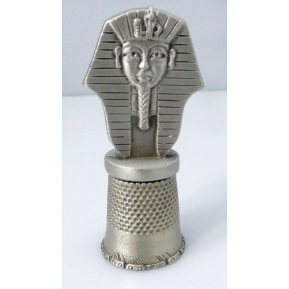 King Tut Thimble Pewter Tone Metal Signed Fort USA Collectible Sewing Vintage - Picture 3 of 11